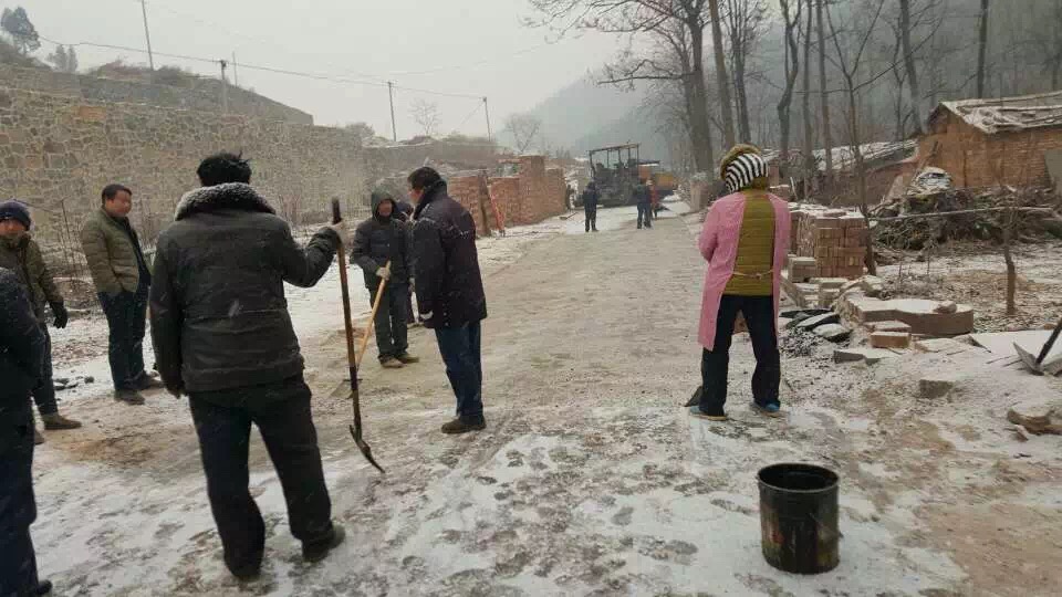 2016年1月 河南荥阳阳山区雪天施工现场